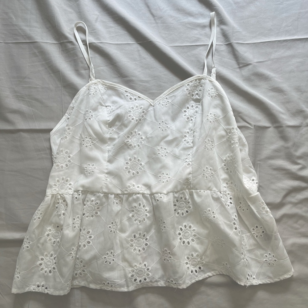 White flower tank top